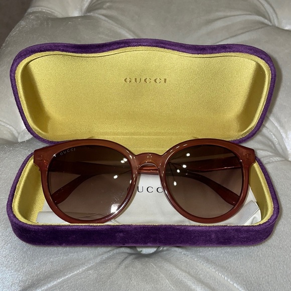 GUCCI SUNGLASSES